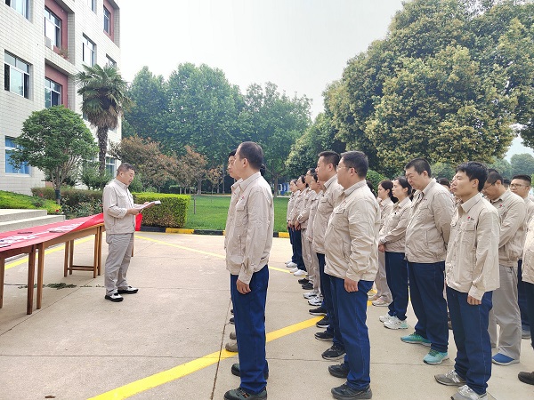 6月3日，計控電儀部部長王文波組織部門員工進行安全生產(chǎn)月宣貫活動.jpg